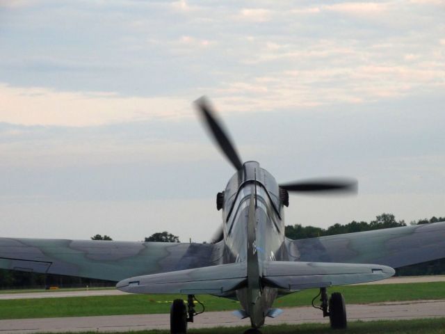 CURTISS Warhawk (N1226N)