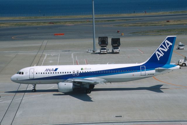 Airbus A320 (JA203A) - Taxing at Tokyo-Haneda Intl Airport on 2005/03/27