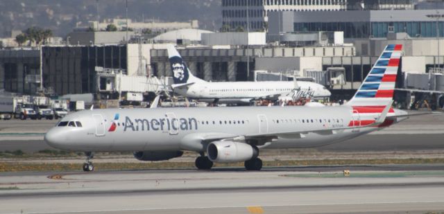 Airbus A321 (N133AN)
