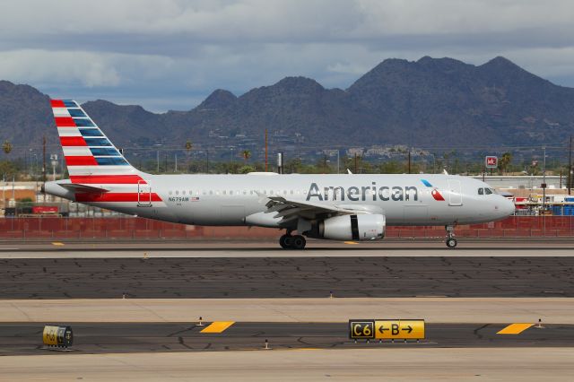 Airbus A320 (N679AW)