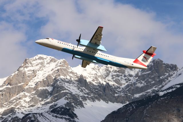 de Havilland Dash 8-400 (OE-LGF)