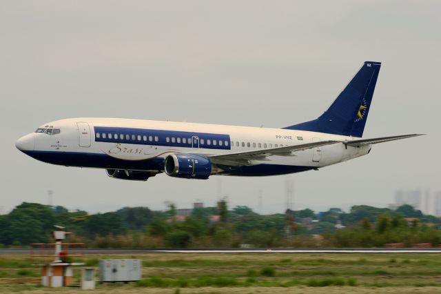 BOEING 737-300 (PP-VNZ)