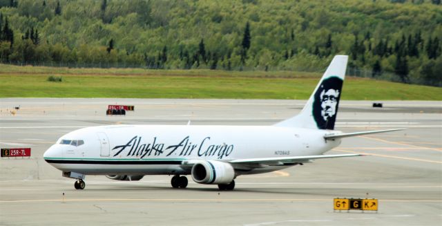 BOEING 737-400 (N709AS)