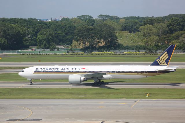 BOEING 777-300ER (9V-SWY)