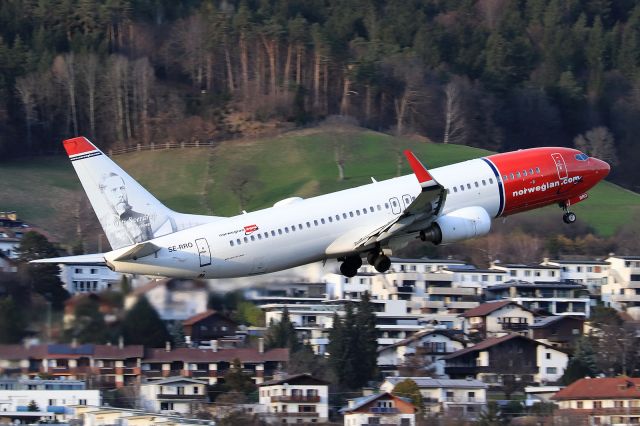 Boeing 737-800 (SE-RRO)
