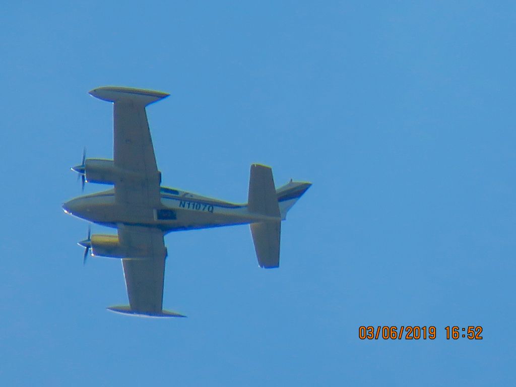 Cessna 310 (N1107Q)