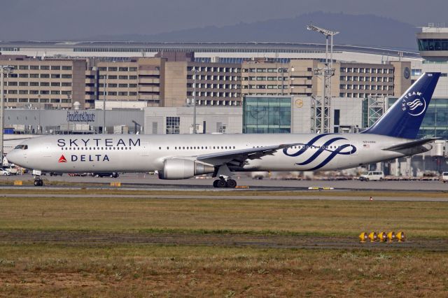 BOEING 767-400 (N844MH) - "SkyTeam" livery