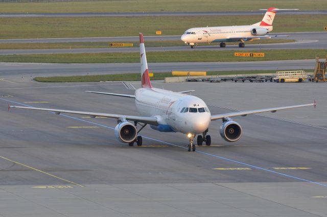 Airbus A320 (OE-LBJ)