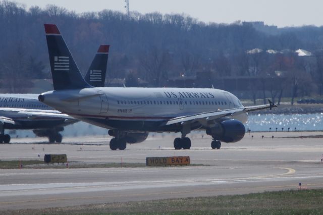 Airbus A320 (N768US)