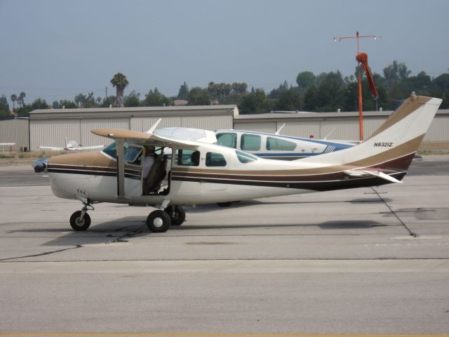 Cessna 205 (N8321Z) - PARKED AT FULLERTON