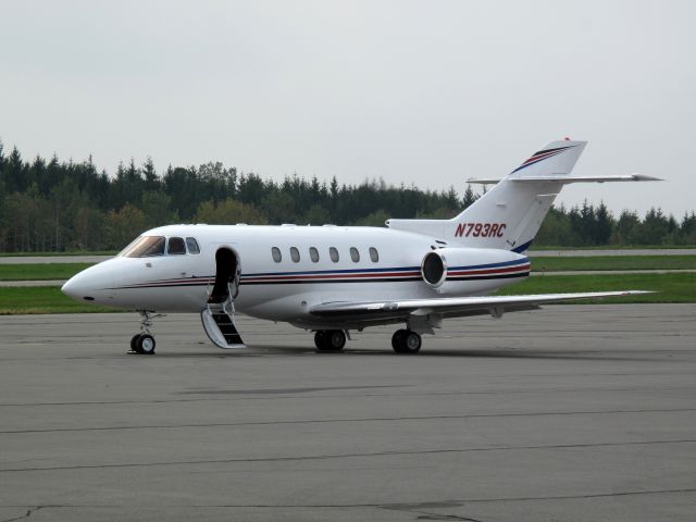 Hawker 800 (N793RC) - A very good biz jet with a stand up cabin.