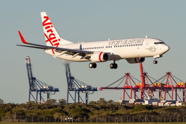 Boeing 737-800 (VH-YFV)