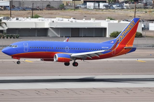 BOEING 737-300 (N640SW)
