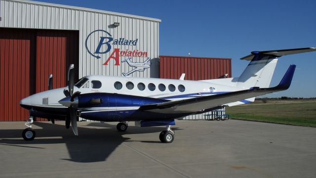 Beechcraft Super King Air 350 (N409LV)