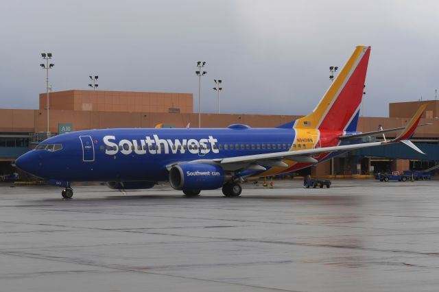 Boeing 737-700 (N940WN)