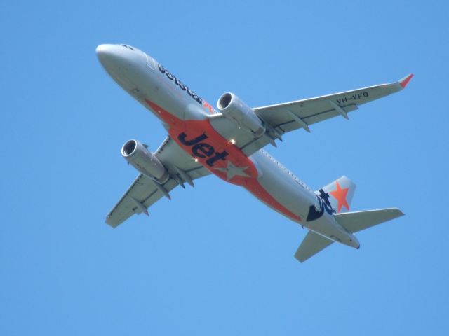 Airbus A320 (VH-VFQ)