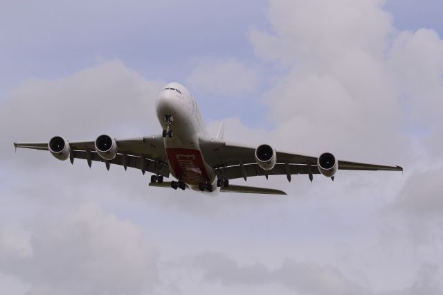 Airbus A380-800 (A6-EDZ) - Landing op de zwanenburgbaan