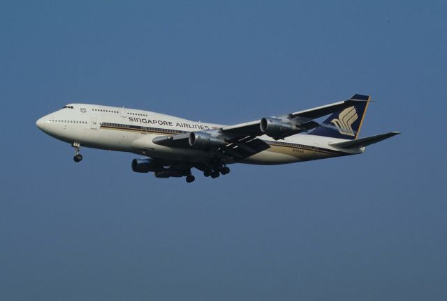 BOEING 747-300 (N116KB) - Final Approach to Narita Intl Airport Rwy34L on 1995/07/31