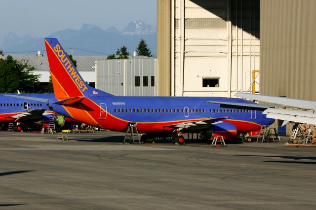 BOEING 737-300 (N689SW) - KPAE - 737-300 in at Goodrich Aerospace for a major check - and possibly sold off as newer -700s came on like,