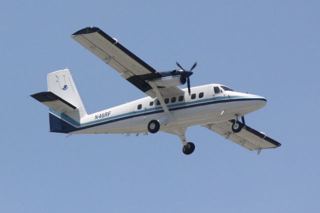 De Havilland Canada Twin Otter (N46RF) - NOAA Twin Otter (N46RF) on approach to Runway 32 at Sarasota-Bradenton International Airport