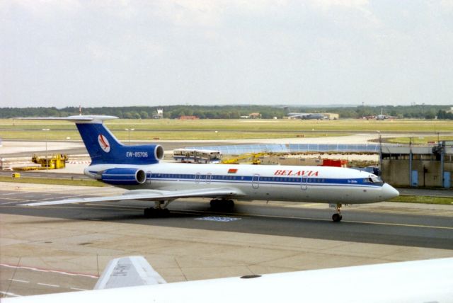 Tupolev Tu-154 (EW-85706) - C/n 91A881