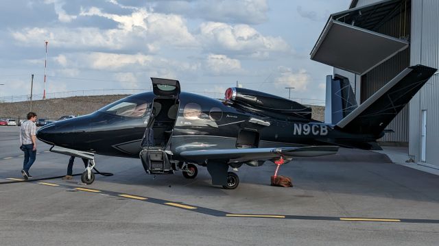 Cirrus Vision SF50 (N9CB) - preflight