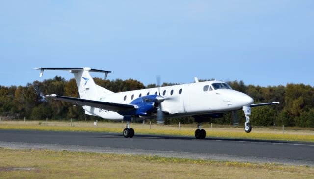 Beechcraft 1900 (VH-YSO) - Southern Airlines, Beech 1900 departing Flinders Island for King Island, Mar 2022