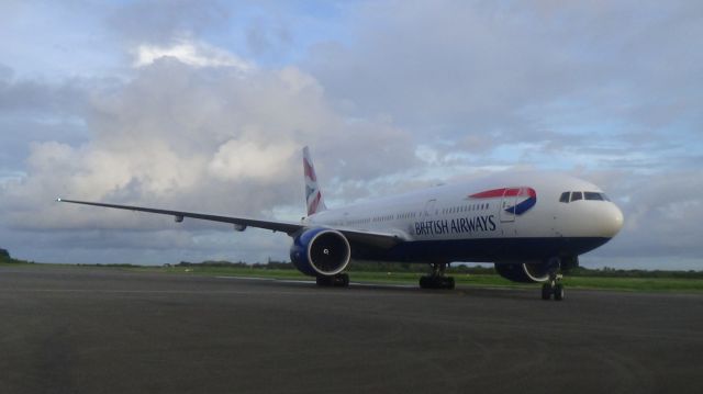Boeing 777-200 (G-VIIT)