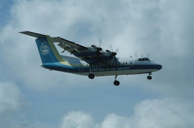 De Havilland Canada Dash 7 (N780MG) - Final Approach to Miami Intl Airport on 1990/08/26