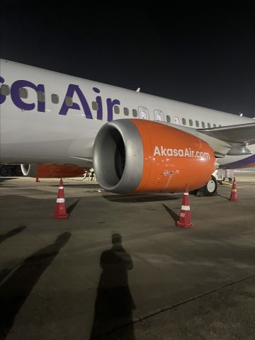 Boeing 737 MAX 8 (VT-YAX) - Clicked while boarding from AMD 