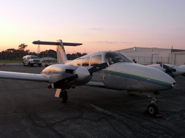 Piper PA-44 Seminole (N2111F)