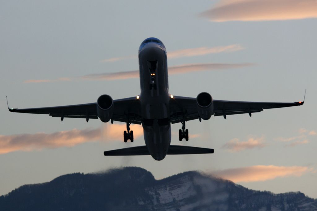 Boeing 757-200 (G-OOBH)