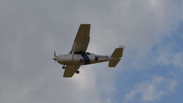 Cessna T206 Turbo Stationair (N3543B) - Final Approach to KFSD Runway 21 - 4-17-2012