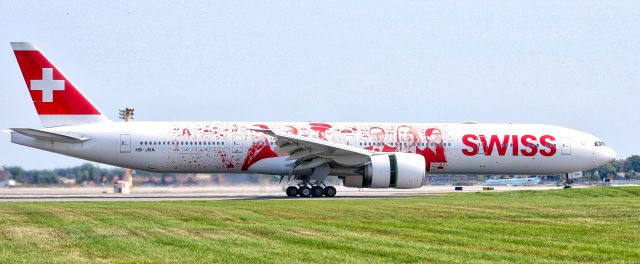 Boeing 787-8 (HB-JNA) - Photo réalisée à laéroport Pierre-Elliot Trudeau, Montréal,Canada. 