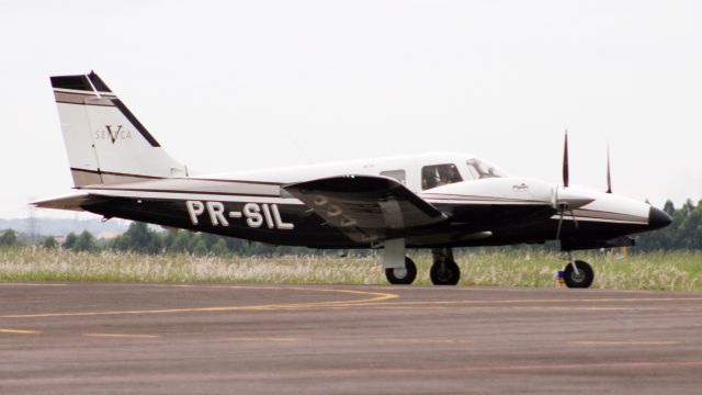 Piper Seneca (PR-SIL)