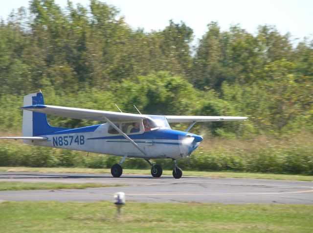 Cessna Skyhawk —