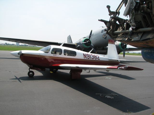 Mooney M-20 (N91382) - at Reading