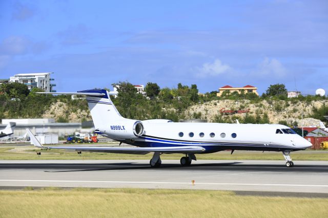 Gulfstream Aerospace Gulfstream V (N999LX) - N999LX landing at TNCM St Maarten