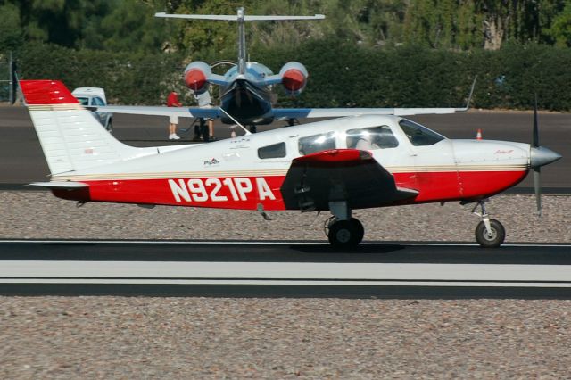 Piper Cherokee (N921PA)