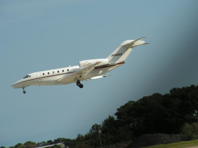 Cessna Citation X (N998QS) - Cessna 750 Citation X landing at ORF, RWY 05.