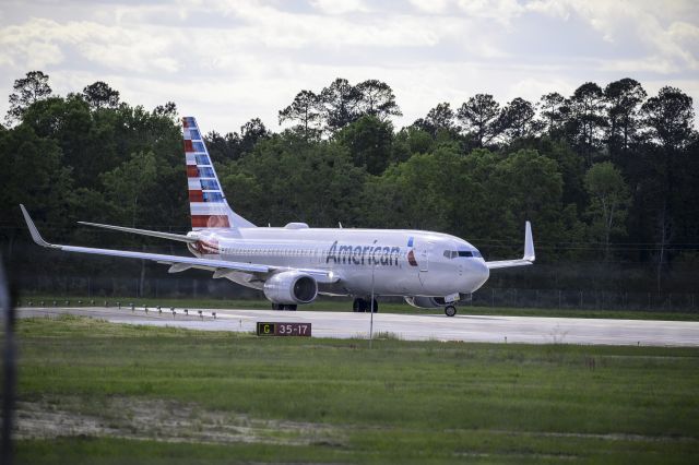 Boeing 737-800 (N855NN) - Taking off on runway 35 during 2025 Masters week.