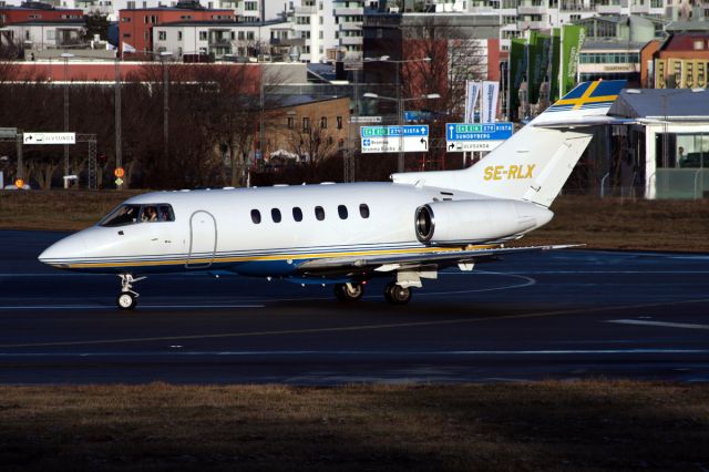 Hawker 800 (SE-RLX)