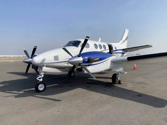 Beechcraft King Air 90 (N909EB)