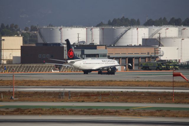 Boeing 737 MAX 8 (C-FSNQ)