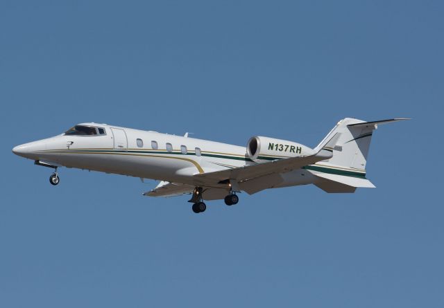 Learjet 60 (N137RH) - Visiting CYHU on 29-03-2021