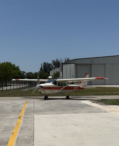Cessna Skylane (N9ML)