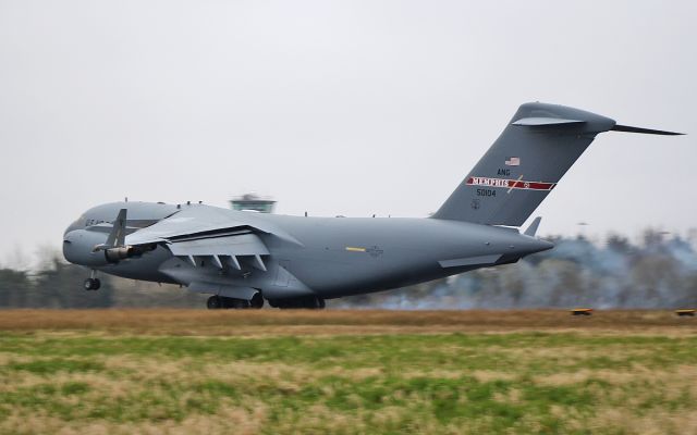 95-0104 — - "rch327" usaf memphis c-17a 95-0104 landing at shannon 10/4/18.