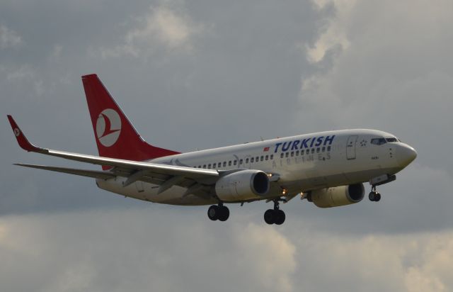 Boeing 737-700 (TC-JKK)