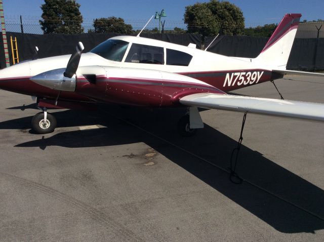 Piper PA-30 Twin Comanche (N7539Y)