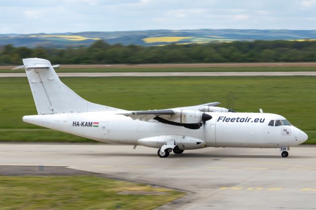 Aerospatiale ATR-42-300 (HA-KAM)